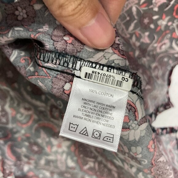 Foxcroft Red Black Floral Wrinkle Free 3/4 Sleeve Button Down size 16W Office - Picture 9 of 11